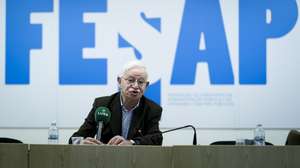 O secretário-geral da Federação de Sindicatos da Administração Pública e de Entidades com Fins Públicos (FESAP), José Abraão, em conferência de imprensa apresenta a posição do sindicato sobre algumas matérias como a greve geral, negociação geral anual e acordo plurianual, em Lisboa, 20 de novembro de 2025. FILIPE AMORIM/LUSA