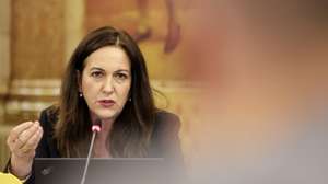A ministra da Justiça, Rita Alarcão Júdice, intervém durante a sua audição na Comissão de Assuntos Constitucionais, Direitos, Liberdades e Garantias, na Assembleia da República, em Lisboa, 20 de janeiro de 2026. MARCOS BORGA/LUSA