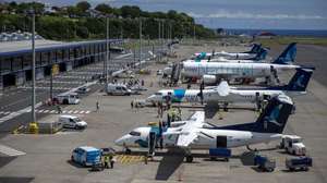 Aviões da Azores Airlines, no Aeroporto João Paulo II em Ponta Delgada, Açores, 11 de outubro de 2023. A privatização dos consórcios interessados na empresa da SATA apresentaram novas ofertas de 7,026 euros e 6,60 euros por ação. Decisão final será tomada até ao início de Outubro. EDUARDO COSTA/LUSA