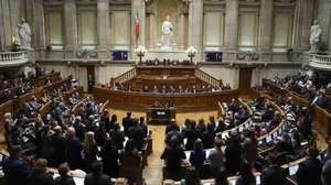 O momento da votação no encerramento do debate final do Orçamento do Estado para 2026 (OE2026), na Assembleia da República, em Lisboa, 27 de novembro de 2025. TIAGO PETINGA/LUSA