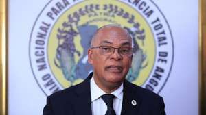 O presidente da União Nacional para a Independência Total de Angola (UNITA), Adalberto da Costa Júnior, fala à comunicação social no final de um encontro com o Presidente de Angola, João Lourenço (ausente da fotografia), no Palácio Presidencial, em Luanda, Angola, 19 de maio de 2026. AMPE ROGÉRIO/LUSA