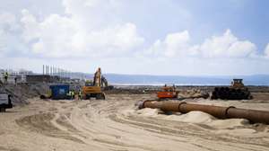 Obras de alimentação artificial das praias da Costa da Caparica, em Almada, 13 de maio de 2026. FILIPE AMORIM/LUSA