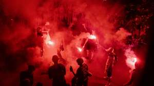 epaselect epa13005836 PSG fans react in Parc des Princes stadium in Paris, France, 30 May 2026. Paris Saint-Germain played Arsenal in the UEFA Champions League final in Hungary on 30 May.   EPA/VALENTINA CAMU