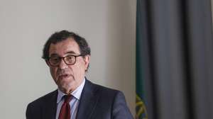 O ministro da Economia e da Coesão Territorial, Manuel Castro Almeida, intervém durante a cerimónia de lançamento da campanha "Nem tudo o que vês é jogo seguro", em Lisboa, 08 de junho de 2026. A campanha tem como principal objetivo alertar para os riscos associados à publicidade ao jogo ilegal, com especial enfoque nos jovens, bem como nos seus pais, educadores, tutores e jovens adultos. ANTÓNIO PEDRO SANTOS/LUSA