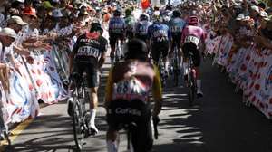 epa13089228 Riders in action during the 2nd stage of the Tour de France cyling tour, a 168.5 km race from Tarragone to Barcelona, Spain, 05 July 2026.  EPA/YOAN VALAT