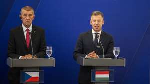 epa13228546 (L-R) Czech Republic's Prime Minister Andrej Babis and Hungary's Prime Minister Peter Magyar attend a press conferencd after a Visegrad Group (V4) and Ireland leaders' summit in Bratislava, Slovakia, 10 September 2026.  EPA/JAKUB GAVLAK