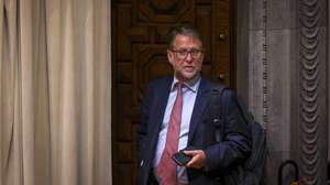O ministro da Admnistração Interna, Luis Neves, no final da sessão plenária para discutir e votar a moção de censura do Chega ao Governo, na Assembleia da República em Lisboa, 8 de setembro 2026. TIAGO PETINGA/LUSA