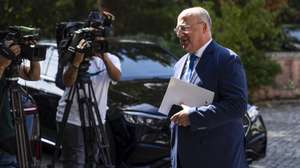 O ministro da Agricultura e Mar, José Manuel Fernandes, à chegada para a Reunião plenária da Comissão Permanente de Concertação Social, no Palácio das Laranjeiras, em Lisboa, 16 de setembro de 2026. JOSÉ SENA GOULÃO/LUSA
