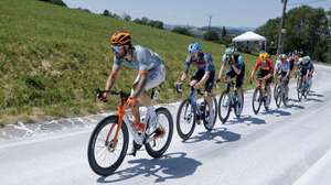 epa13126352 Italian cyclist Filippo Ganna (L) of Netcompany Ineos Cycling Team, Belgian cyclist Louis Vervaeke (2-L) of Soudal Quick-Step, German cyclist Phil Bauhaus (3-L) of Bahrain Victorious, Norwegian cyclist Jonas Abrahamsen (4-L) of Uno-X Mobility, and British cyclist Tom Pidcock (5-L) of Pinarello-Q36.5 Pro Cycling Team in action during Stage 17 of the Tour de France, a 174.7 km route from Chambery to Voiron, France, 22 July 2026.  EPA/GUILLAUME HORCAJUELO