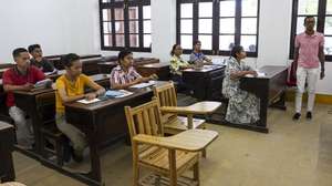 Alunos numa sala de aula no centro de língua portuguesa do FOCO da Universidade Nacional de Timor-Leste, onde aprendem português, mas dizem que não sabem falar português por falta de prática, Dili, Timor-Leste, 24 de agosto de 2024. (ACOMPANHA TEXTO DA LUSA DO DIA 31 DE AGOSTO DE 2024). PAULO NOVAIS/LUSA
