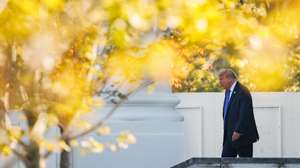epa13339197 US President Trump departs White House in Washington, D.C., USA, 29 October 2026. Trump is heading to South Carolina for a midterm campaign rally in support of Senator Darlene Graham (R-SC), who replaced her brother, the late Senator Lindsey Graham, after his sudden passing earlier this year.  EPA/SAMUEL CORUM / POOL
