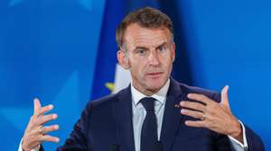 epa13049684 French President Emmanuel Macron addresses a press conference during a European Council summit in Brussels, Belgium, 19 June 2026. EU heads of state and government are meeting to discuss the European Union's next long-term budget for 2028–2034, competitiveness, defence financing, migration, and the situation in the Middle East.  EPA/OLIVIER MATTHYS