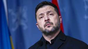 epa13317687 Ukrainian President Volodymyr Zelensky attends a press conference in Oslo, Norway, 20 October 2026. The Norwegian prime minister and Finnish president hosted the high-level diplomatic talks on Ukraine.  EPA/CORNELIUS POPPE NORWAY OUT