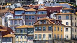 Vista de habitações na zona histórica do Porto, 13 de junho de 2024. JOSÉ COELHO/LUSA