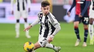 epa11783054 Juventus' Francisco Conceicao in action during the Coppa Italia round of 16 soccer match between Juventus FC and Cagliari Calcio, in Turin, Italy, 17 December 2024.  EPA/ALESSANDRO DI MARCO
