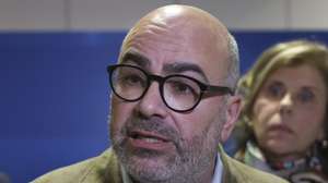 O ministro das Infraestruturas e Habitação, Miguel Pinto Luz, fala aos jornalistas  após uma reunião no âmbito do trabalho de acompanhamento e monitorização dos efeitos da tempestade com diversas entidades, em Lisboa, 9 de fevereiro de 2026. ANTÓNIO COTRIM/LUSA