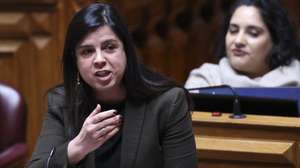 A  porta-voz do Pessoas, Animais e Natureza (PAN), Inês Sousa Real, intervém na sessão plenária com a presença do Primeiro-Ministro, na Assembleia da República, em Lisboa, 21 de janeiro de 2026. ANTÓNIO COTRIM/LUSA