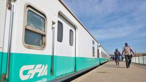 O transporte ferroviário moçambicano cresce todos anos e, mesmo após a destruição durante o conflito armado, tornou-se numa das marcas dos 50 anos da independência, atingindo o recorde de 6,9 milhões de passageiros em 2024, Maputo, Moçambique, 21 de maio de 2025. (ACOMPANHA TEXTO DA LUSA DE 10-06-2025). LUÍSA NHANTUMBO/LUSA