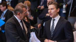 epa12454965 Danish Defence Minister Troels Lund Poulsen (L) and Finnish Minister of Defense Antti Hakkanen during the NATO Ministers of Defence meeting in Brussels, Belgium, 15 October 2025. The meeting of the North Atlantic Council in Defence Ministers' Session will be followed by a Ukraine Contact Group meeting.  EPA/OLIVIER HOSLET