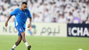 epa11673435 Neymar of Al-Hilal warms up ahead of the AFC Champions League soccer match between Al Ain and Al Hilal in Al Ain, United Arab Emirates, 21 October 2024.  EPA/ALI HAIDER