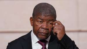 epa11828578 Angolan President Joao Lourenco and his French counterpart Emmanuel Macron (not pictured) attend a joint press conference at the Elysee Palace in Paris, France, 16 January 2025.  EPA/AURELIEN MORISSARD / POOL MAXPPP OUT