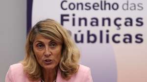 A Presidente do Conselho das Finanças Públicas (CFP) Nazaré da Costa Cabral intervém na conferência de imprensa do Conselho das Finanças Públicas sobre as perspetivas Económicas e Orçamentais 2025/2029, Lisboa, 22 de setembro de 2025. MIGUEL A. LOPES/LUSA