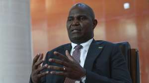 O Presidente de Moçambique, Daniel Chapo, em entrevista à agência Lusa, em Maputo, Moçambique, 10 de julho de 2026. Daniel Chapo, que partiu hoje para Lisboa para uma visita oficial, desafiou os empresários portugueses a investirem em Moçambique já, quando avançam megaprojetos de 50 mil milhões de dólares (43,8 mil milhões de euros) no gás, avisando que esperar por amanhã será tarde. (ACOMPANHA TEXTO DA LUSA DE 14 DE JULHO DE 2026). LUÍSA NHANTUMBO/LUSA