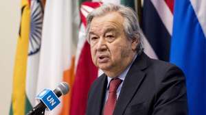 epa09856151 United Nations Secretary-General Antonio Guterres talks with reporters about UN efforts to help broker a humanitarian ceasefire between Russia and Ukraine at United Nations headquarters in New York, New York, USA, 28 March 2022.  EPA/JUSTIN LANE