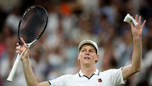 epa13089844 Jannik Sinner of Italy celebrates winning his Men's Singles fourth round match against Shintaro Mochizuki of Japan at the Wimbledon Championships in London, Britain, 05 July 2026.  EPA/ADAM VAUGHAN