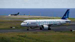 Avião da Azores Airlines, no Aeroporto João Paulo II em Ponta Delgada, Açores