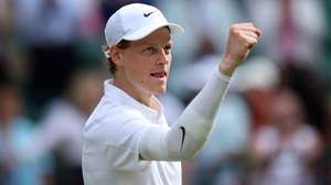 epa12227485 Jannik Sinner of Italy celebrates winning his Men's Singles quarter-finals match against Ben Shelton of the USA at the Wimbledon Championships, Wimbledon, Britain, 09 July 2025.  EPA/ADAM VAUGHAN  EDITORIAL USE ONLY