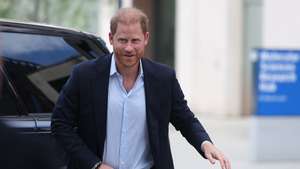 epa12367270 Britain's Prince Harry arrives to visit the Center for Blast Injury Studies at Imperial College in London, Britain, 10 September 2025. The visit is part of a series of engagements during Prince Harry's four-day trip to the UK.  EPA/NEIL HALL