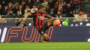 epa12659770 AC Milan's defender Pervis Estupinan in action during the Italian Serie A soccer match between AC Milan and US Lecce in Milan, Italy, 18 January 2026.  EPA/Matteo Bazzi