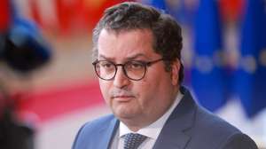 epa12661727 Portuguese State and Finance Minister Joaquim Miranda Sarmento attends the Eurogroup finance ministers attend a meeting in Brussels, Belgium, 19 January 2026. The meeting is expected to cover the state of play on Bulgaria's euro cash changeover, discuss policy priorities under the draft 2026 euro area recommendation, hear a G7 debrief, and take stock of the selection process for the next European Central Bank Vice-President.  EPA/OLIVIER HOSLET