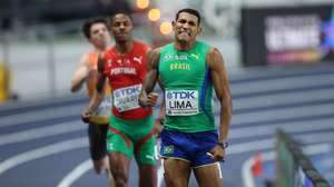 epa12837269 Matheus Lima (R) of Brazil compete in the Men's semi-final 400 meters run at the World Athletics Indoor Championships at the Kujawsko-Pomorska Arena Torun, in Torun, Poland, 20 March 2026.  EPA/Lukasz Gagulski POLAND OUT