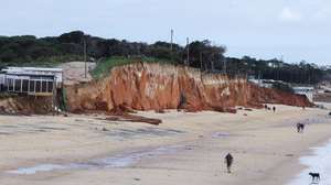A obra de alimentação artificial de praia entre Quarteira e Vale Garrão, arranca dia 12 de janeiro, no âmbito do plano de ordenamento da orla costeira Vilamoura - Vila Real de Santo António, Loulé,10 de janeiro de 2026. A intervenção prevê a colocação de 1,4 milhões de metros cúbicos de areia ao longo de 6,7 quilómetros de costa, com o objetivo de reduzir a erosão e reforçar a estabilidade do litoral, LUÍS FORRA/LUSA