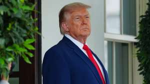 epa13124966 US President Donald Trump waits to welcome Lebanese President Joseph Aoun for an Oval Office meeting at the White House in Washington, DC, USA, 21 July 2026.  EPA/AARON SCHWARTZ / POOL