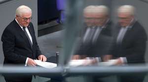 epa11860043 German President Frank-Walter Steinmeier speaks during a commemoration ceremony for the victims of the National Socialism at the German parliament 'Bundestag' in Berlin, Germany, 29 January 2025. German President Frank-Walter Steinmeier and Holocaust survivor from Odessa, Ukraine, Roman Schwarzman are expected to deliver speeches, during the commemorative event.  EPA/CLEMENS BILAN