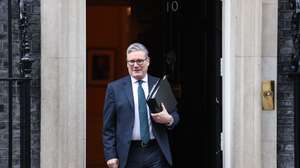 epa12790029 Britain’s Prime Minister Keir Starmer departs Downing Street in London, Britain, 02 March 2026. Starmer is expected to deliver a statement of the ongoing situation in the Middle East with the ongoing joint US-Israeli military operation, which began with strikes across Iran in the early hours of 28 February  EPA/NEIL HALL