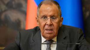 epa13175752 Russian Foreign Minister Sergei Lavrov speaks during a joint news conference with Ghana's Minister for Foreign Affairs Samuel Okudzeto Ablakwa (not pictured) following their meeting at Zinaida Morozova's Mansion in Moscow, Russia, 17 August 2026.  EPA/ALEXANDER ZEMLIANICHENKO / POOL