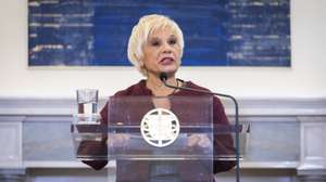 A presidente do Sindicato Dos Quadros Técnicos do Estado (STE), Rosa Sousa, usa da palavra durante a cerimónia de assinatura do Acordo Plurianual 2026-2029 de Valorização dos Trabalhadores da Administração Pública com a FESAP e o STE, na residência oficial do Primeiro-Ministro, em Lisboa, 21 de janeiro de 2026. JOSÉ SENA GOULÃO/LUSA