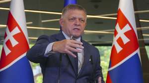 epa12355224 Slovakia's Prime Minister Robert Fico addresses a joint press conference with Ukrainian President Volodymyr Zelensky (not pictured) following their meeting in the Transcarpathian city of Uzhhorod, Western Ukraine, 05 September 2025, amid the ongoing Russian invasion.  EPA/STRINGER
