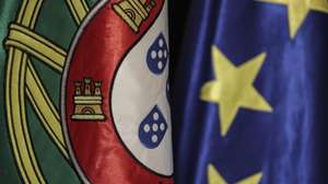 Bandeira de Portugal e da União Europeia