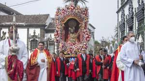 Procissão da Santo Cristo dos Milagres, no campo de São Francisco, em Ponta Delgada, ilha de São Miguel, Açores, 21 de maio de 2022. EDUARDO COSTA/LUSA