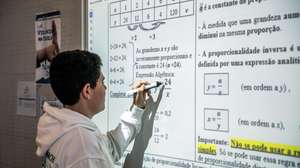Numa das escolas com maiores taxas de abandono e absentismo escolar foram construídas modernas oficinas para atrair os alunos em risco, mas estão inativas por falta de financiamento, em Rabo de Peixe, 16 de maio de 2024. A Escola Básica Integrada de Rabo de Peixe, na ilha de São Miguel, é apontada como um dos “pontos negros” do insucesso e abandono escolar. Em Rabo de Peixe é normal ver professores ou funcionários a tentarem convencer os alunos a não abandonarem as aulas. O diretor considerou que para muitas crianças são precisos projetos alternativos. (ACOMPANHA TEXTO DA LUSA DO 22 DE JUNHO DE 2024). EDUARDO COSTA/LUSA