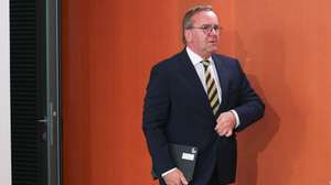 epa13126019 German Defense Minister Boris Pistorius attends a meeting of the German government's cabinet in Berlin, Germany, 22 July 2026.  EPA/FILIP SINGER