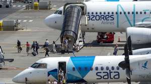 Aviões da Azores Airlines, no Aeroporto João Paulo II em Ponta Delgada, Açores, 11 de outubro de 2023. A privatização dos consórcios interessados na empresa da SATA apresentaram novas ofertas de 7,026 euros e 6,60 euros por ação. Decisão final será tomada até ao início de Outubro. EDUARDO COSTA/LUSA