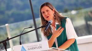 A ministra da Juventude e Modernização, Margarida Balseiro Lopes, discursa durante a cerimónia de reabertura da Pousada de Juventude de Portalegre, que foi alvo de um processo de remodelação completa durante os últimos meses, Portalegre, 18 de julho de 2024. Esta pousada é uma das 20 unidades da rede de Pousadas de Juventude que irá acolher estudantes no âmbito do Plano Nacional para o Alojamento no Ensino Superior. NUNO VEIGA/LUSA