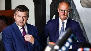 epa13202980 German Chancellor Friedrich Merz (R) and Saxony-Anhalt Governor Sven Schulze attend a press conference after a campaign event ahead of the state election in Saxony-Anhalt, in Quedlinburg, Germany, 31 August 2026. The state of Saxony-Anhalt will hold its state parliamentary election on 06 September 2026.  EPA/FILIP SINGER