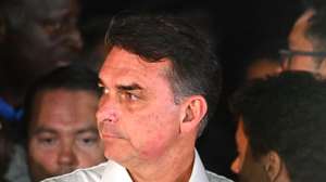 epa13332053 Brazilian presidential candidate Flavio Bolsonaro delivers a speech after the presidential runoff election in Brasilia, Brazil, 25 October 2026. Brazilian President Luiz Inacio Lula da Silva won the runoff against Bolsonaro, according to the Superior Electoral Court (TSE).  EPA/ANDRE BORGES
